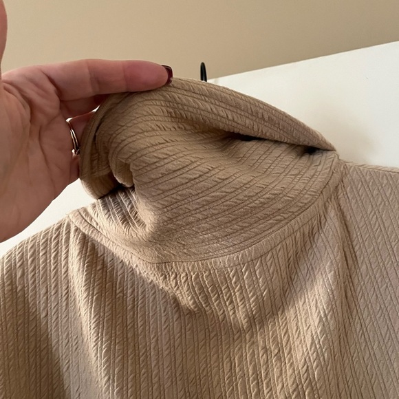 NWT Tahari Sport Viscose blend Pullover Oversized Women’s size small - Picture 12 of 16